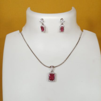 Elegant Radiance: 925 Sterling Silver Chain Pendant Set