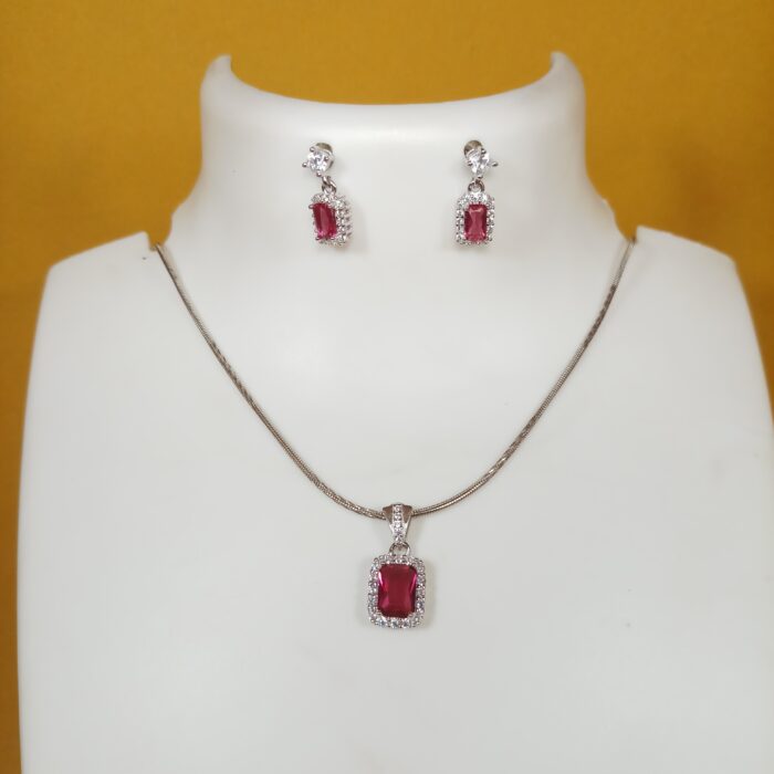 Elegant Radiance: 925 Sterling Silver Chain Pendant Set