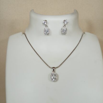 Radiant 925 Silver Chain Pendant Set