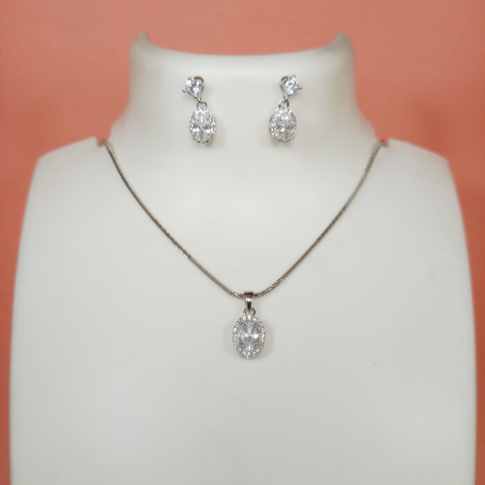 Radiant 925 Silver Chain Pendant Set