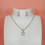 Sophisticated Silver Pendant Chain Set