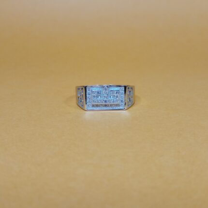 Gleaming Silver 925 Ring