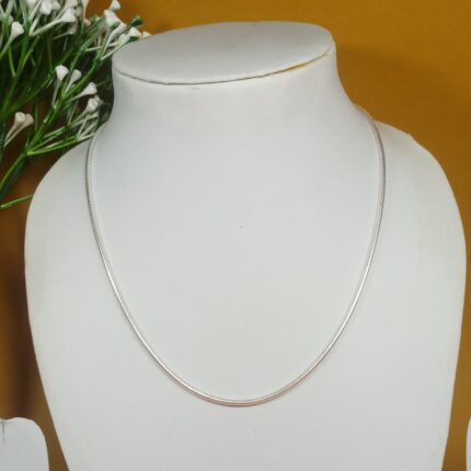 Classic Silver Chain - Elegant and Versatile Accessory