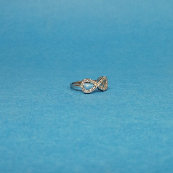 Infinity Loop Design Ring in Silver 925