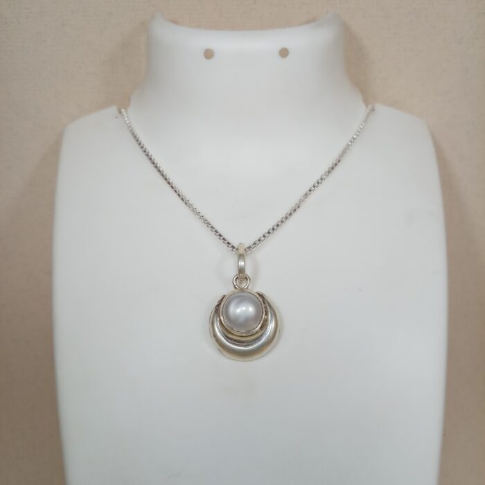 Luminous Chandrma Moti Pendant in Pure Silver (medium)