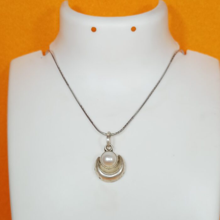 Moon & Pearl Silver Pendant – Timeless Grace