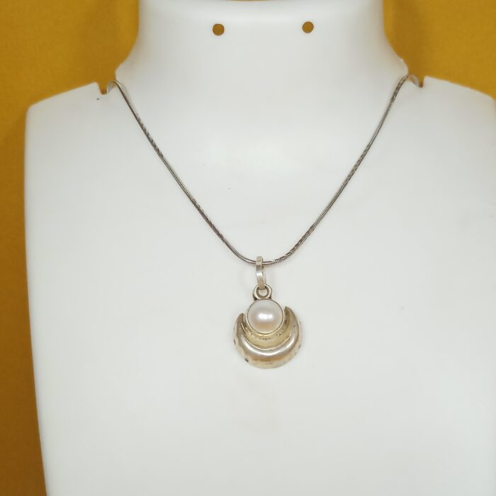 Moon & Pearl Silver Pendant – Timeless Grace