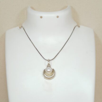 Moon & Pearl Silver Pendant – Timeless Grace