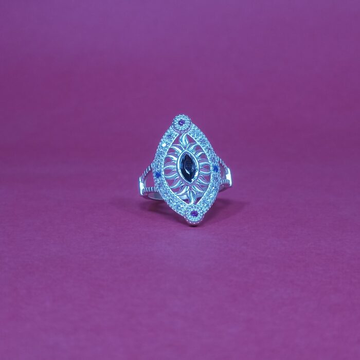 Exquisite Ladies' Silver Ring - Pure Elegance