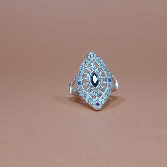 Exquisite Ladies' Silver Ring - Pure Elegance