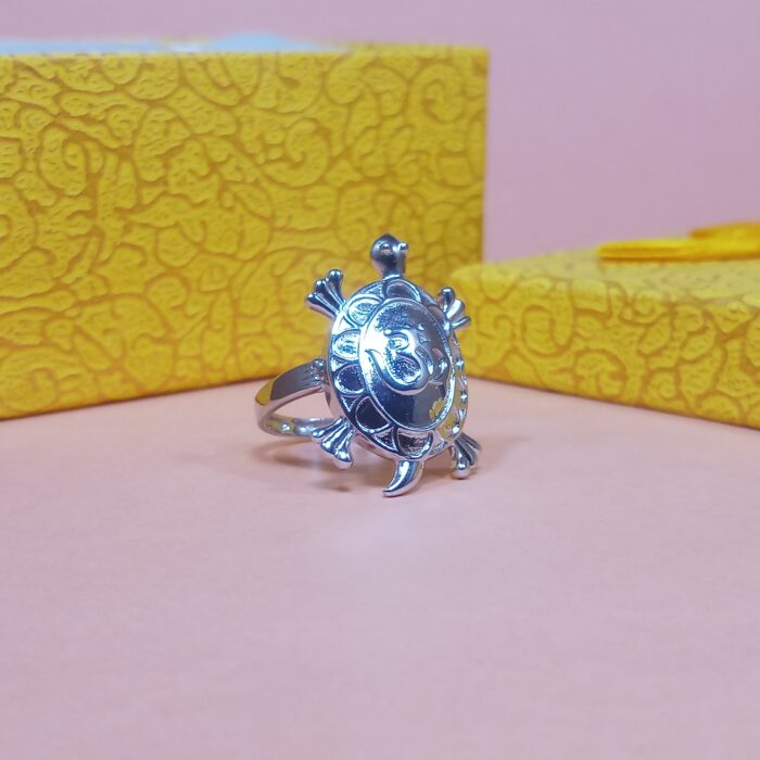 Graceful Tortoise Design Sterling Silver Ring