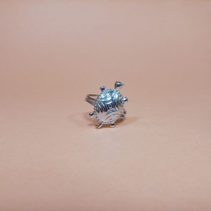 Timeless Silver Tortoise Ring – Symbol of Grace and Fortune