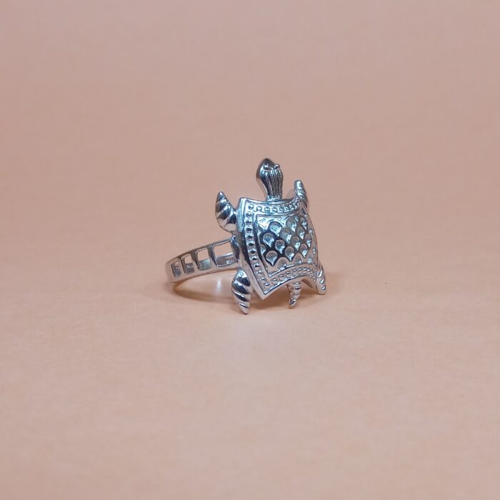 925 Silver Tortoise Ring – Elegance with a Symbolic Twist