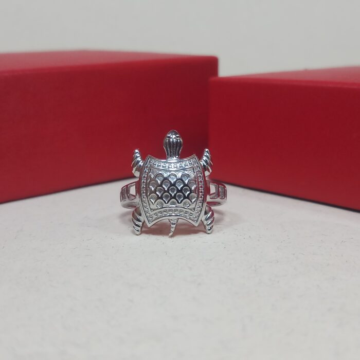 925 Silver Tortoise Ring – Elegance with a Symbolic Twist