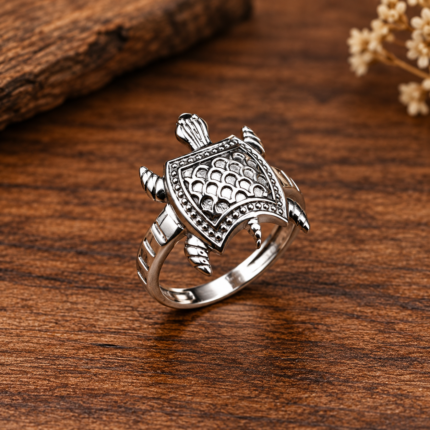 Silver Tortoise Ring – Elegance with a Symbolic Twist