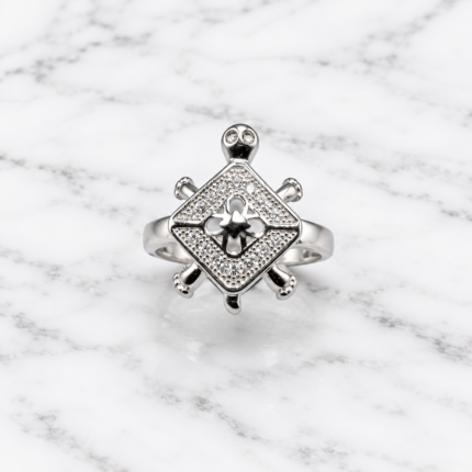 Timeless Silver Tortoise Ring – Symbol of Elegance