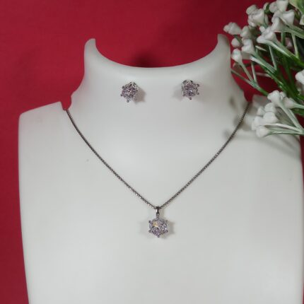 Elegant Silver Pendant Set for Traditional & Modern Looks