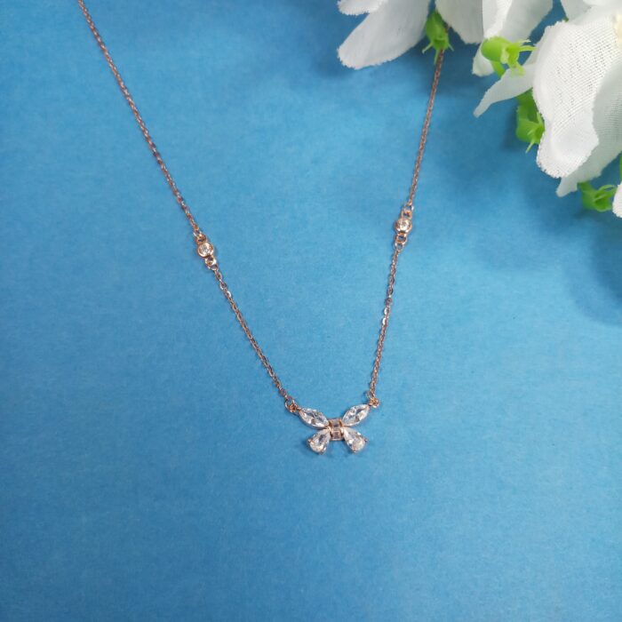 Elegant Silver 925 Chain Pendant – Timeless Beauty