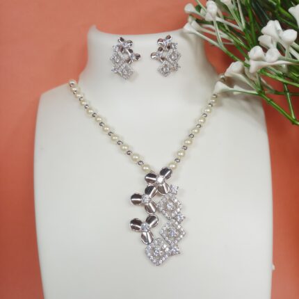 Shimmering 925 Silver Chain Pendant – An Indian Classic