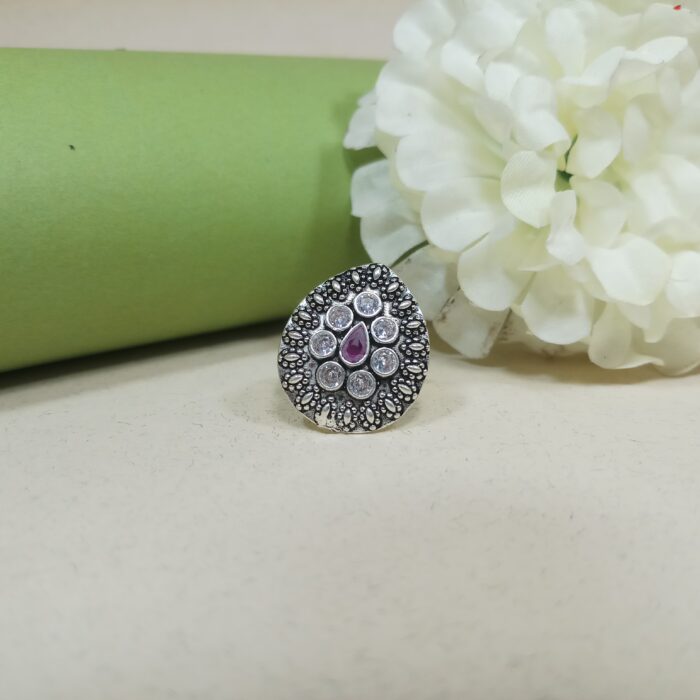 Classic Silver Ring with Dazzling Cut Stone – Perfect for Gifting