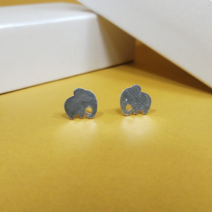 925 Sterling Silver Elephant Stud Earrings - Elegant Wildlife-Inspired Jewelry