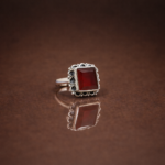 Classic 925 Silver Ring Featuring a Brilliant Cut Stone