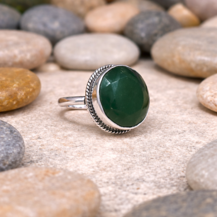 Timeless Silver Ring with Sparkling Cut Stone