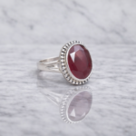Elegant 925 Silver Ring with Sparkling Cut Stone