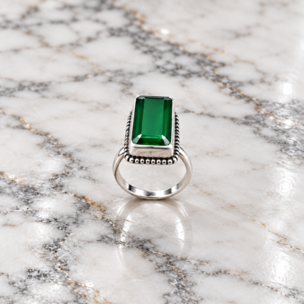 Exquisite 925 Silver Ring – Featuring a Sparkling Cut Stone