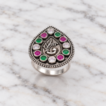 Stunning Silver Cut Stone Ring – A Sparkling Statement of Elegance