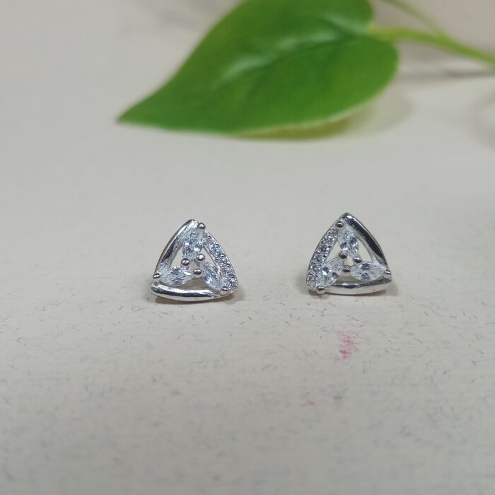 Elegant 925 Sterling Silver Earrings – Timeless Beauty