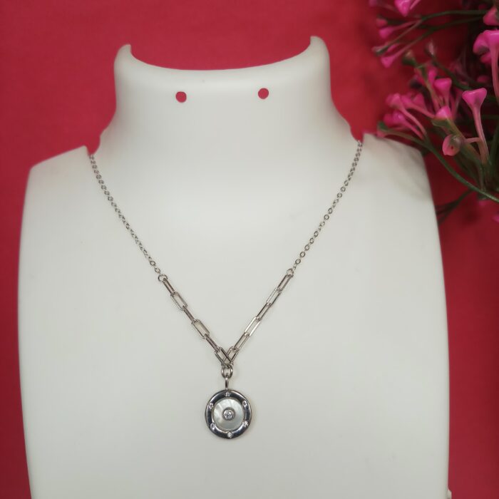 Elegant 925 Sterling Silver Chain Pendant – Timeless & Stylish