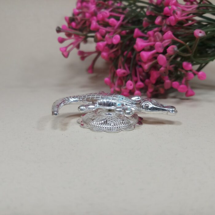 Silver Crocodile for Pooja – Symbol of Strength & Protection