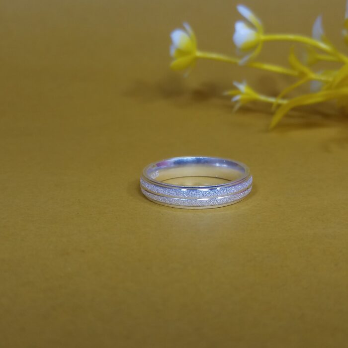 Timeless 925 Sterling Silver Band Ring