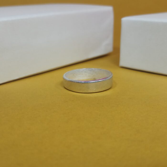 High-Polish 925 Silver Ring for Everyday Wear