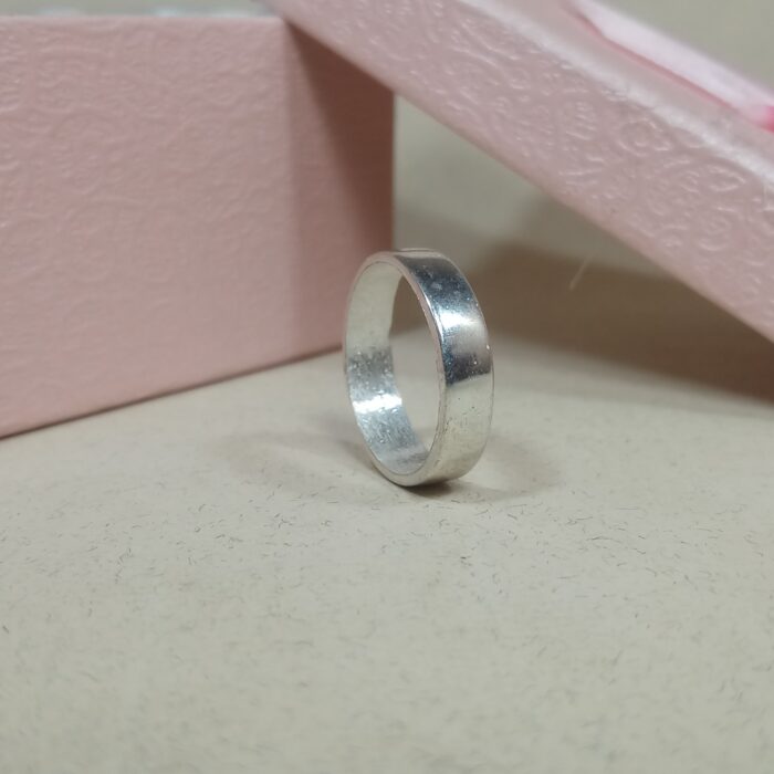 High-Polish 925 Silver Ring for Everyday Wear