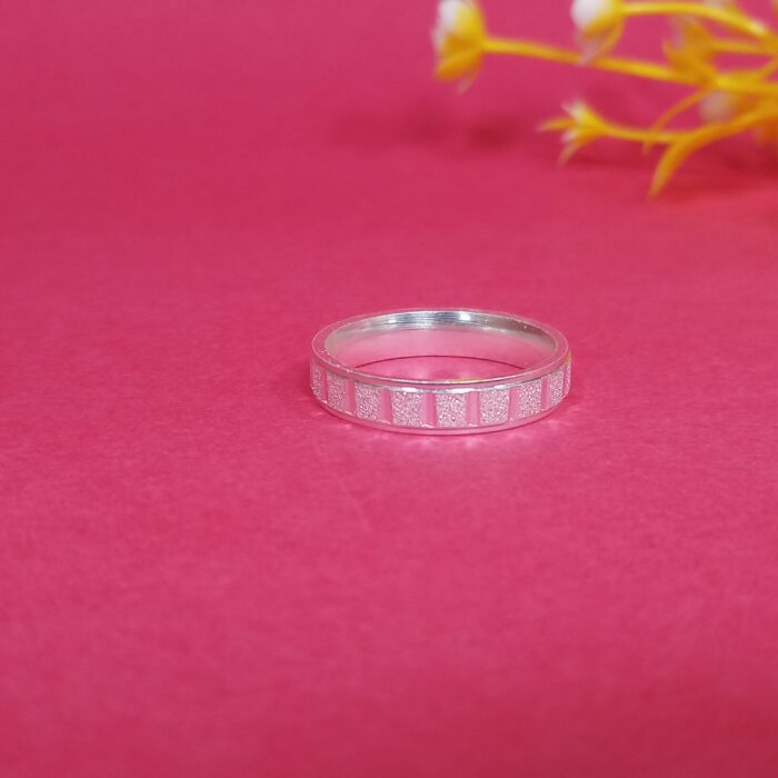 Timeless 925 Sterling Silver Band Ring