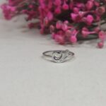 Elegant Silver 925 Ladies' Ring – Timeless Beauty