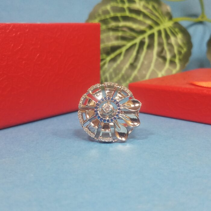 Elegant 925 Sterling Silver Ladies Ring