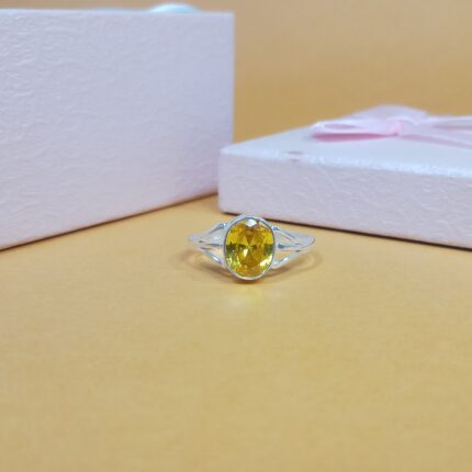 925 Silver Ring with Yellow Stone – Radiant & Elegant