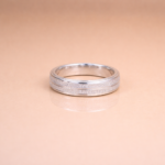 edit the silver ring with light brown background mirror effect