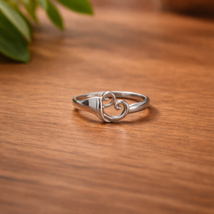 Elegant Silver 925 Peacock Ring – Timeless & Stylish