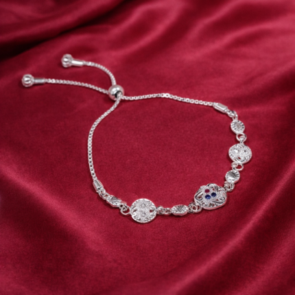 Pure Silver Adjustable Bracelet – Elegant Oval Charm Design with Delicate Detailing