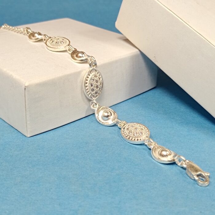 Pure Silver Designer Bracelet – Elegant Textured Oval & Round Charm Design