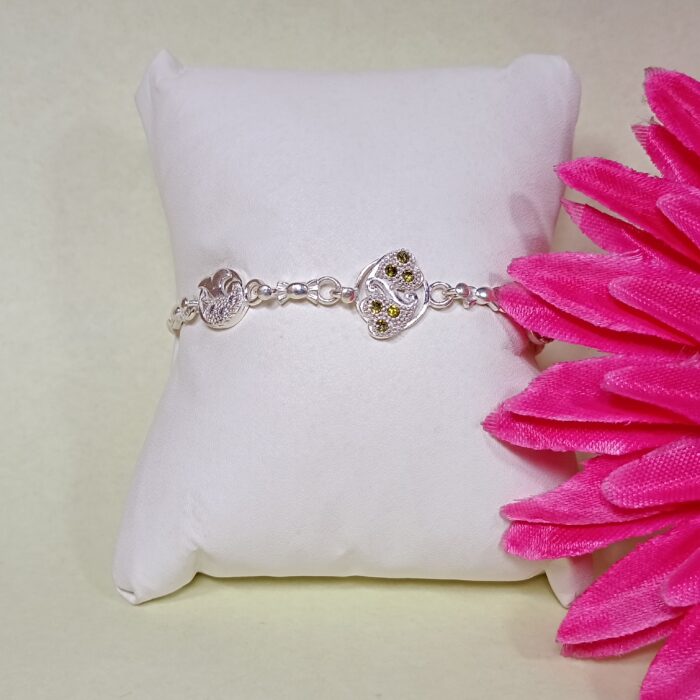 Emerald Bloom Pure Silver Bracelet – Adjustable Artistic Charm Design