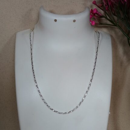 Pure Silver Twisted Link Chain – Elegant Minimalist Design