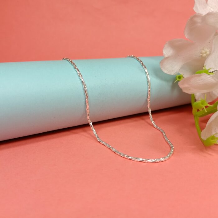 Pure Silver Twisted Link Chain – Elegant Minimalist Design