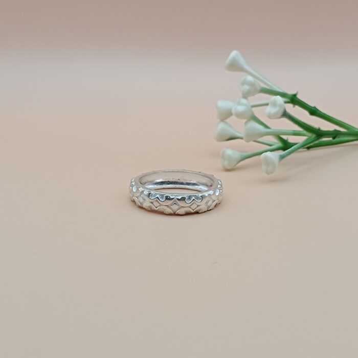 CrestEdge Pure Silver Ring