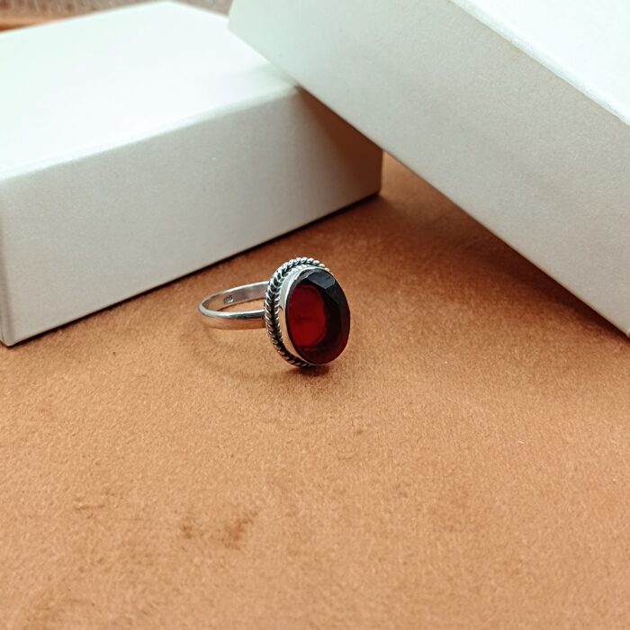 925 Sterling Silver Red Cut Stone Oval Ring