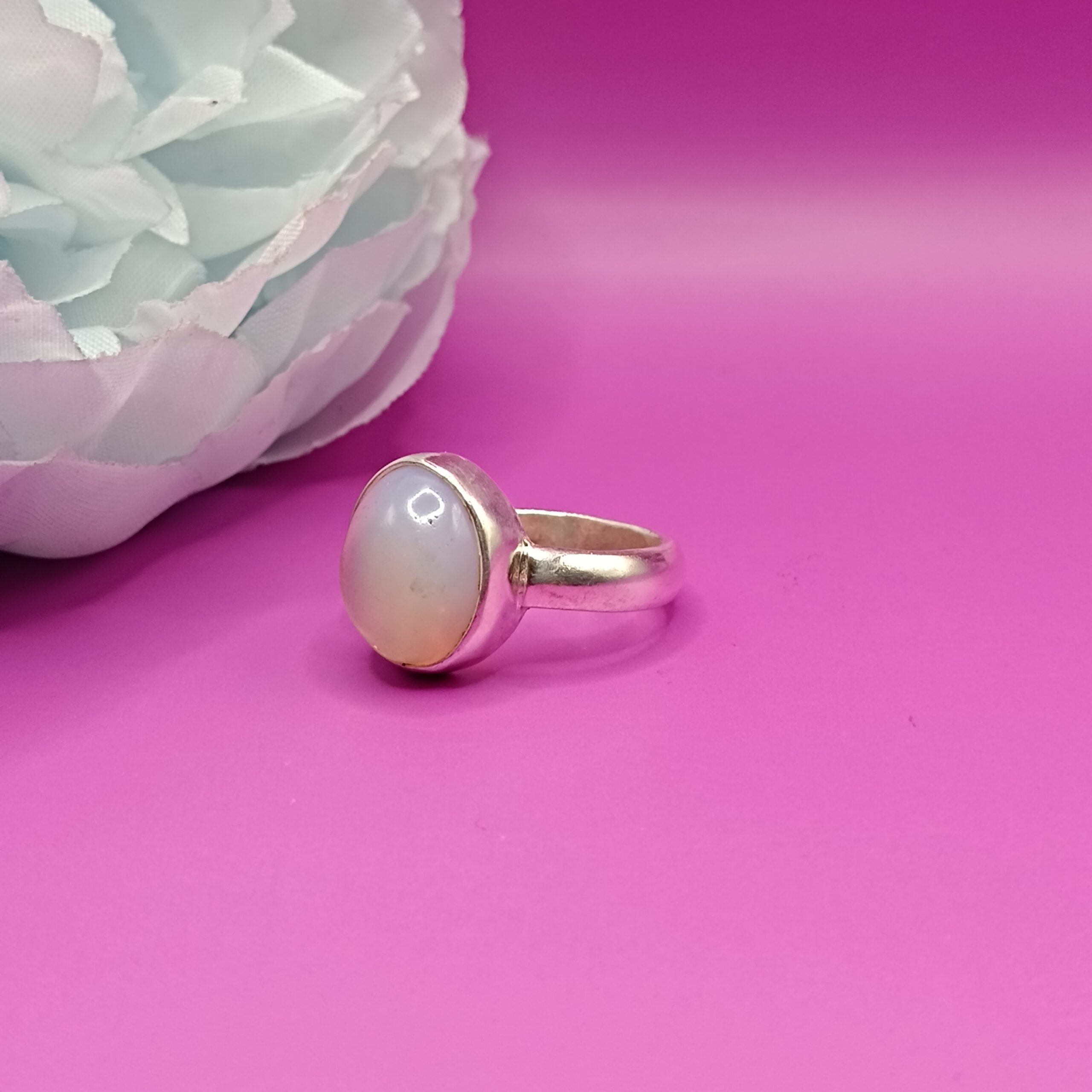 925 Silver Ring with White Oval Pearl Stone